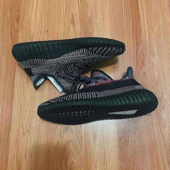 COPY - YEEZY BOOST 350 V2 'YECHEIL NON-REFLECTIVE' - Picture 2 of 5